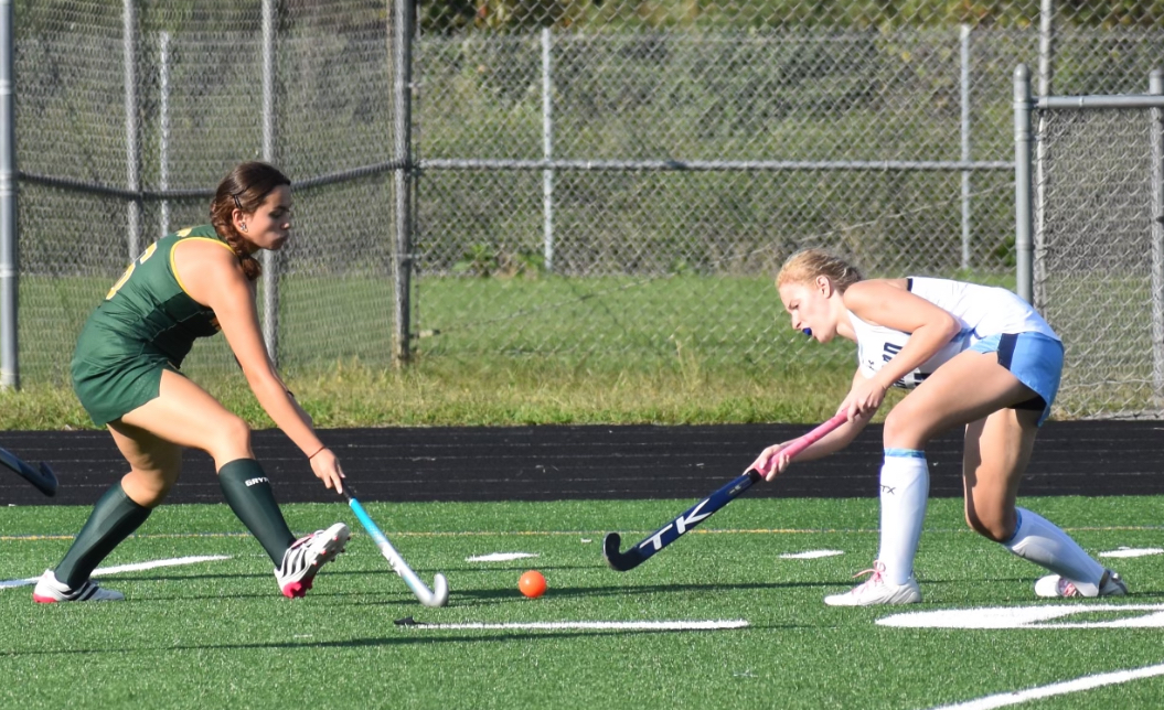 Michelle+Boukanov+defends+the+ball+against+a+player+from+Howard+High+School.+Wilde+Lake+allowed+Michelle+to+play+Varsity+field+hockey+as+a+junior%2C+despite+not+having+past+experience+with+the+sport.+COURTESY+OF+MICHELLE+BOUKANOV